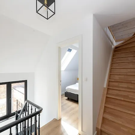 Modern By The Sea, Cleaning Included Сasa de vacaciones *