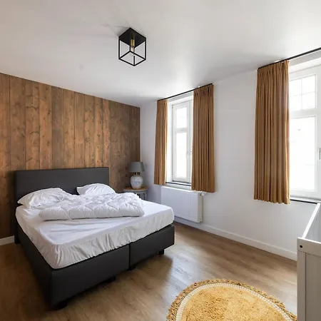 Modern By The Sea, Cleaning Included