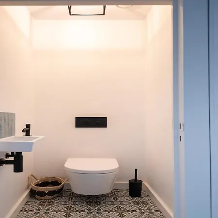 Modern By The Sea, Cleaning Included *