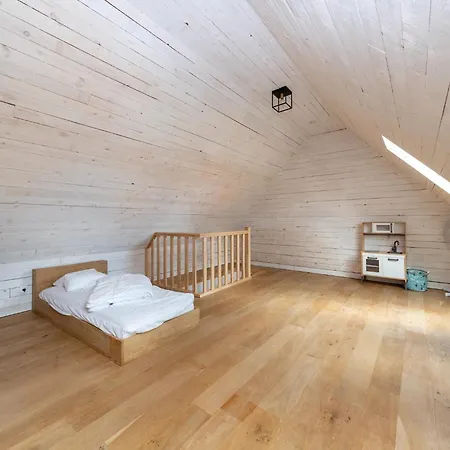 Modern By The Sea, Cleaning Included *