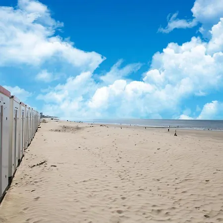 Дом отдыха Modern By The Sea, Cleaning Included Ньивпорт